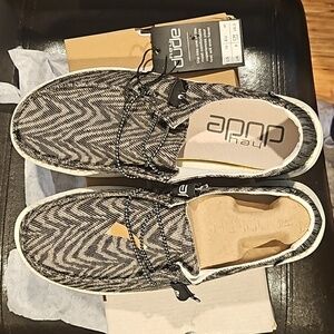 NIB Wendy Hey Dude zebra stripe women's shoe 10